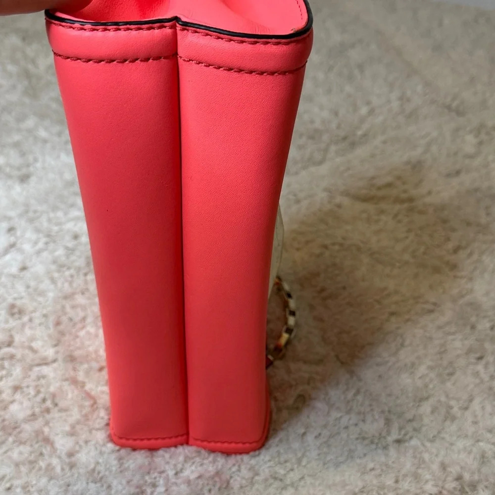 Kate Spade Surprise Coral Scarlett’s Carroll Park Shoulder Bag - Picture 8 of 15